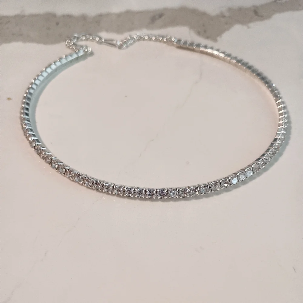 Silver Tone Choker– Moissanite Style Stones – Sparkly Fashion Jewelry